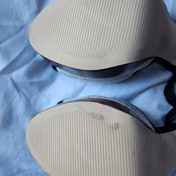 White House Black Market Celina 4.5”Heel Textured Open Toe Platform Sandal 8M - Picture 9 of 11